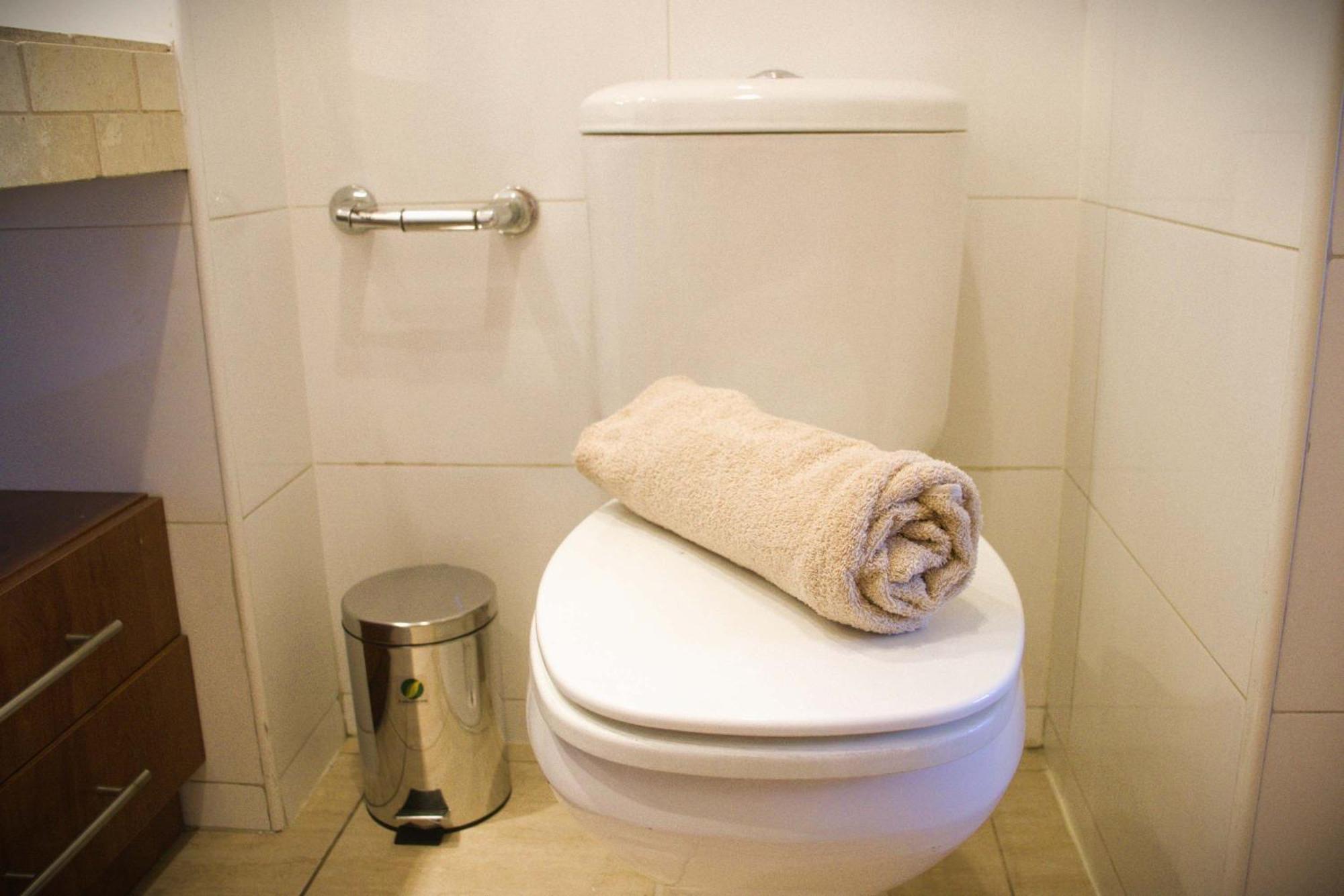Apartamento Hom I Depto 1d En Condes Metro Escuela Militar Avn0423