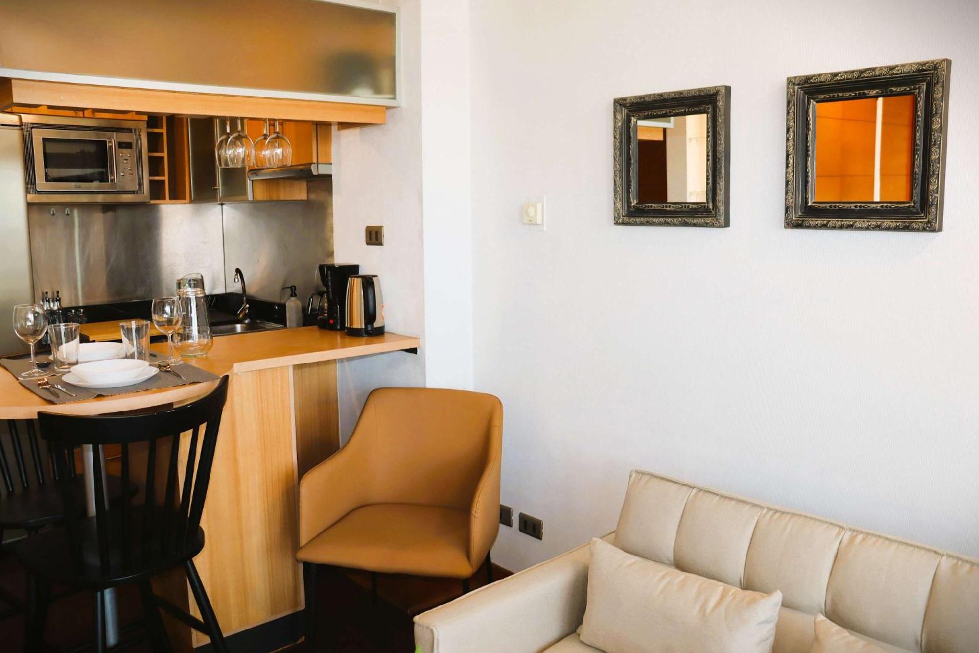 Apartamento Hom I Depto 1d En Condes Metro Escuela Militar Avn0423 *